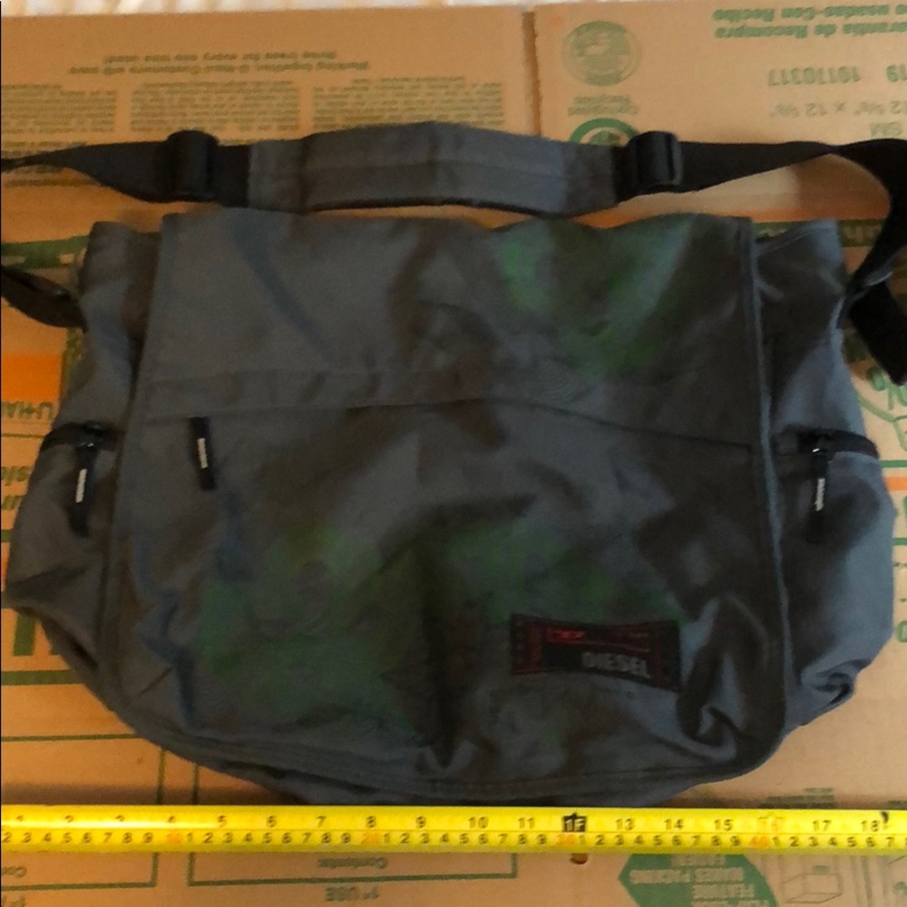 Diésel Messenger crossbody bag gray/black/green